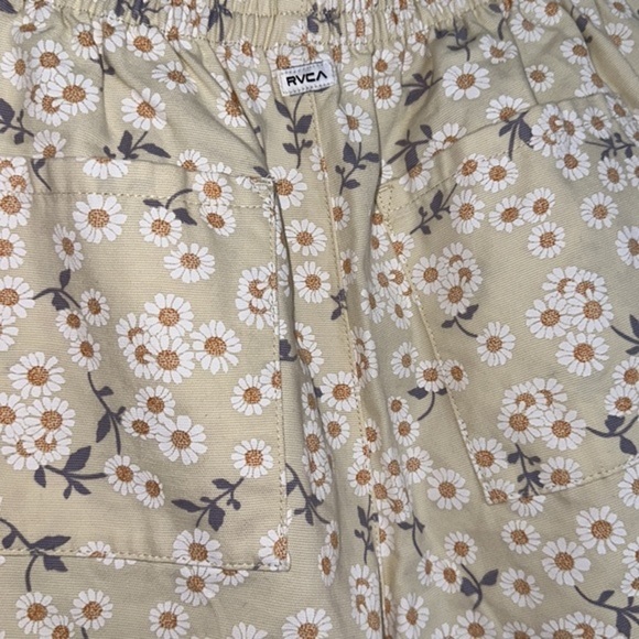 RVCA Daisy Cotton Sawyer Elastic Waistband Shorts Sz.L NWT! - Picture 8 of 11